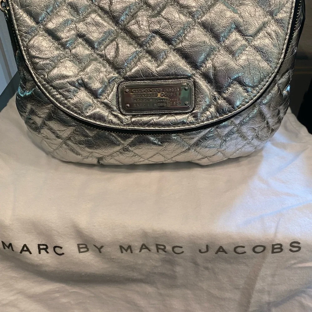 MARC by MARC JACOBS LEATHER NWT CROSSBODY HANDBAG SILVER LEATHER